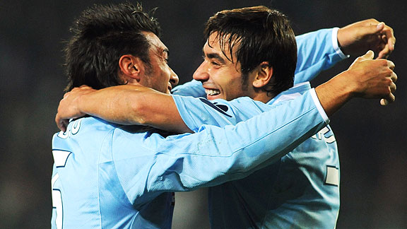 Jesús Datolo y Lavezzi celebrando el gol del triunfo ante la Juventus